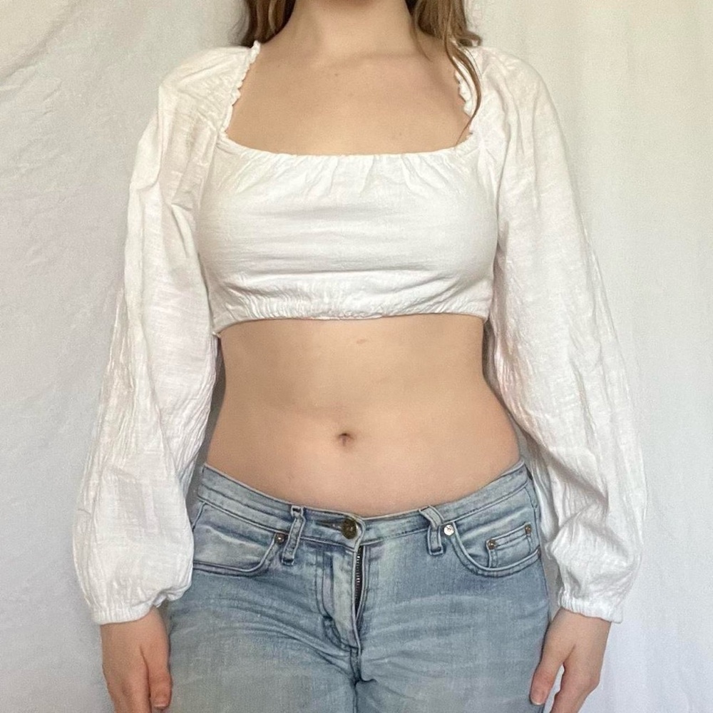 summery coquette white long sleeve crop top with scoop neck and puffy sleeves